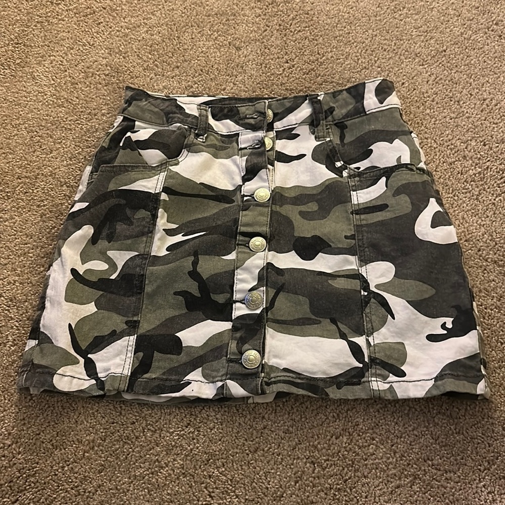 Almost famous. Camo high rise skirt. Rarely worn